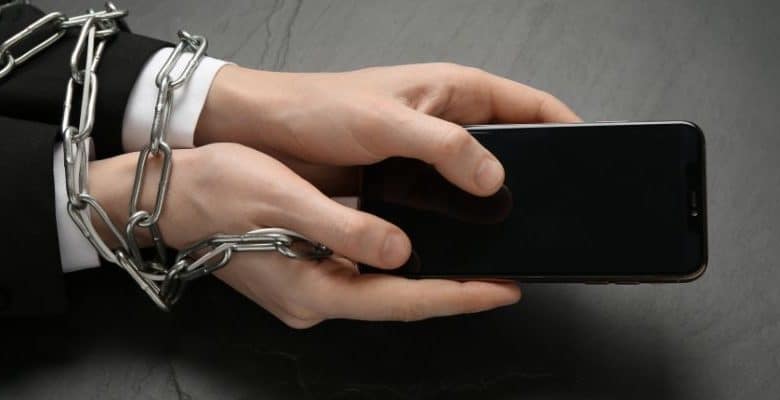 İnternet bağımlılığı: belirtileri ve çözüm yolları